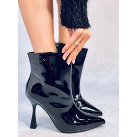 Stivali laccati su uno stiletto Sylvia Black nero 2