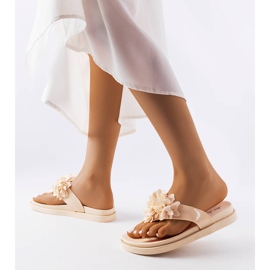 Infradito beige decorate con fiori Caresse 1