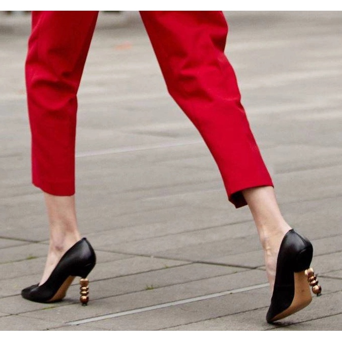 Marco Shoes Stiletti in pelle realizzati in morbida pelle a grana con pietre nero 1