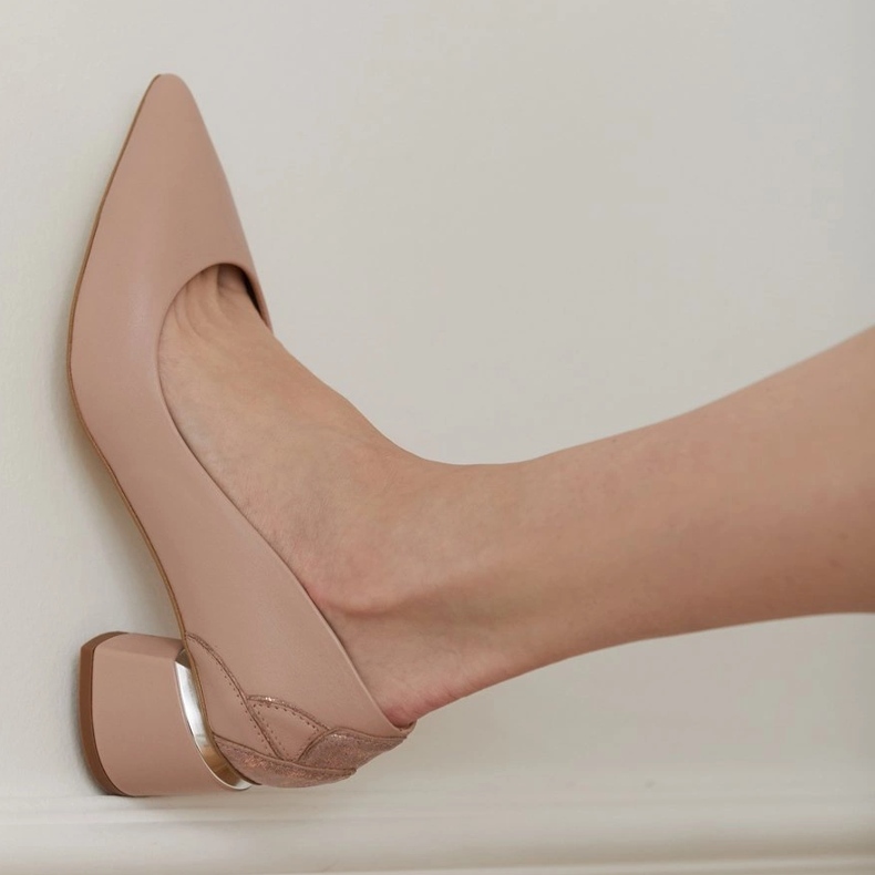 Marco Shoes Décolleté in pelle rosa con motivo floreale 1