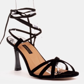 Marco Shoes Sandali eleganti su tacco alto con cinturino allacciato nero 1