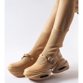 Stivaletti beige con tomaia a calzino di Ivana 1