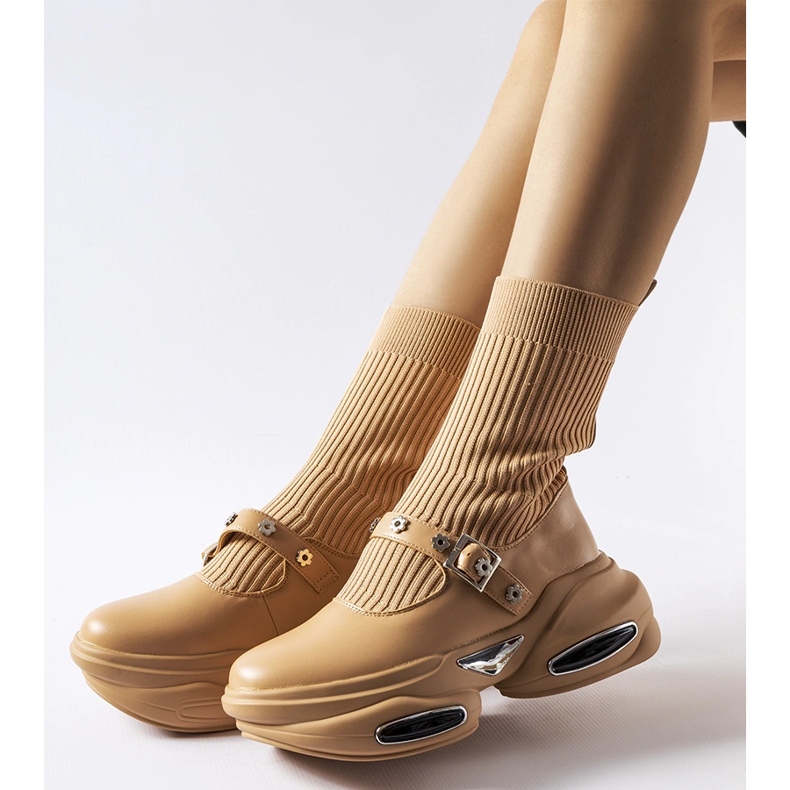 Stivaletti beige con tomaia a calzino di Ivana 1