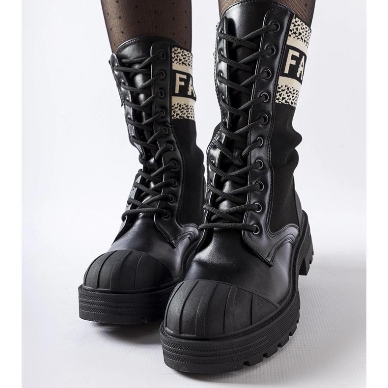 Scarpe a calzino nere con scritta Daria bianca nero 1