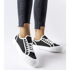 Sneakers nere su spessa piattaforma Egidio nero 1