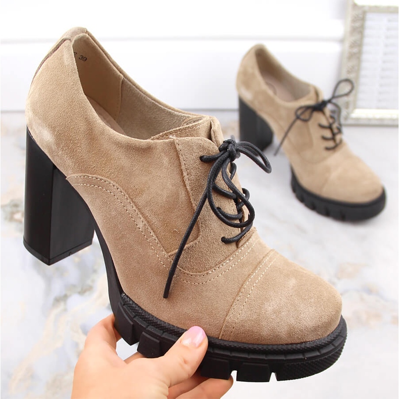 Scarpe da donna in pelle scamosciata con tacco alto e plateau, beige Filippo DP4918 1