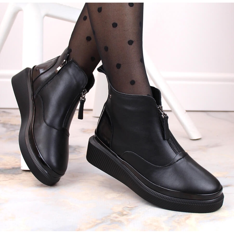 Stivali da donna in pelle neri Filippo DBT4800 isolati con cerniera nero 1