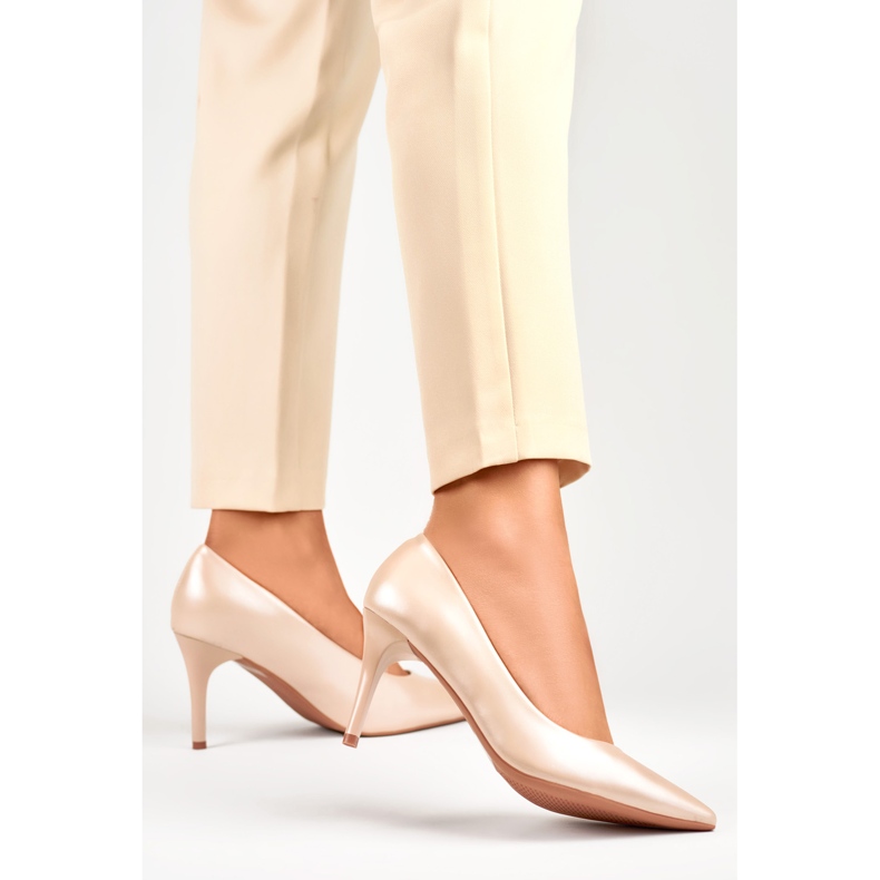 Scarpe basse da donna con tacco cipria beige 1