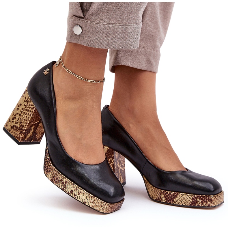 Pompe in pelle da donna Laura Messi 2599 Nero 4