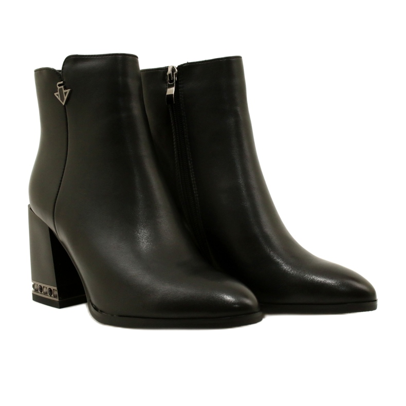 Stivali isolati neri da donna con filippo DBT4842/23 BK nero 10