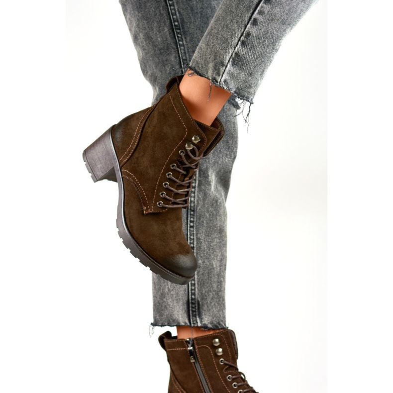 Stivaletti da donna stringati in camoscio marrone 2