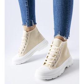 Scarpe da ginnastica alte beige di Villaggio 1