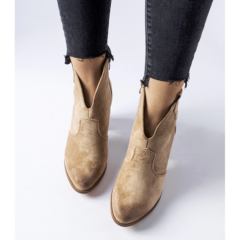 Stivali da cowboy isolanti ritagliati beige di Brunilde 1