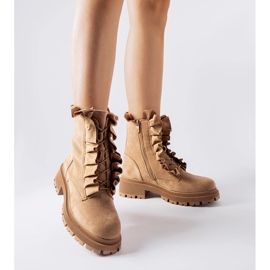 Stivaletti beige con volant, Sterpito in eco-camoscio 1