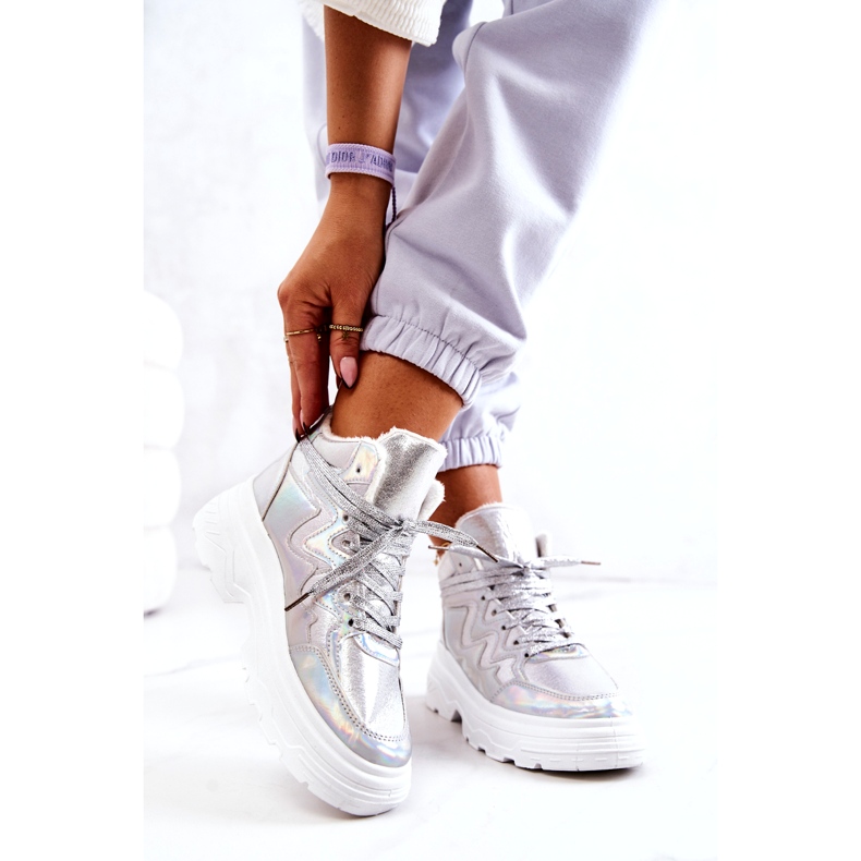 Scarpe sportive isolate da donna in argento d'argento 3