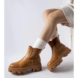 Stivaletti slip-on marroni, massicci e isolanti di Giulio marrone 1