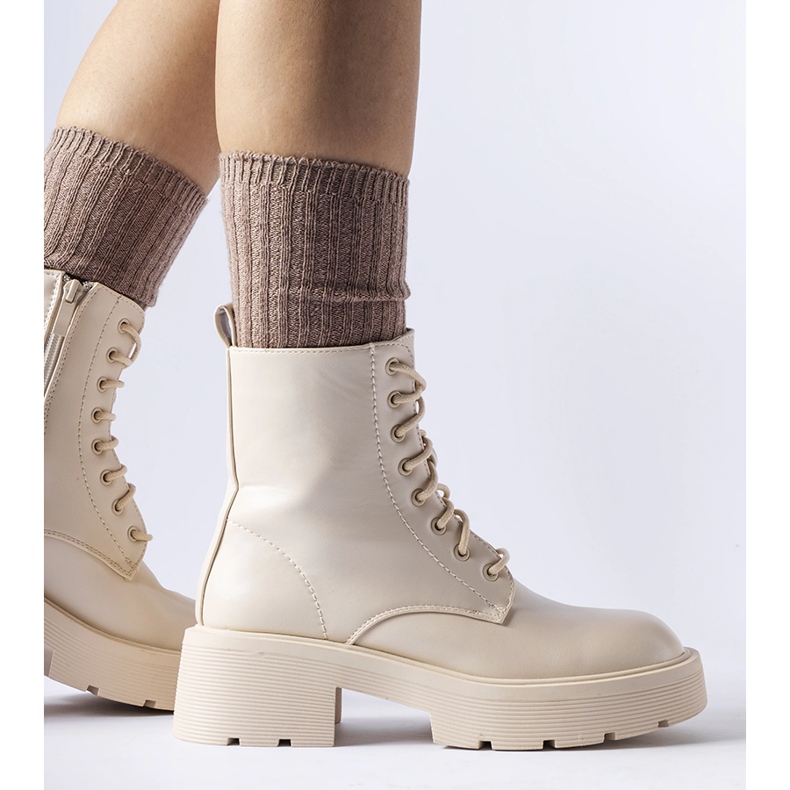 Stivaletti isolanti beige con suola spessa di Cirillo 1
