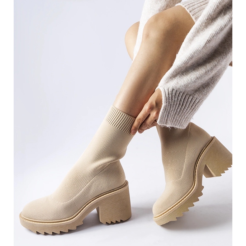 Stivaletti beige con tomaia flessibile Cadiz 1