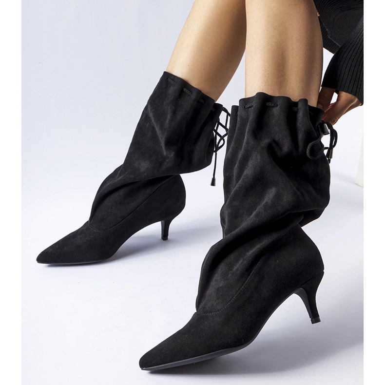 Stivaletti slip-on in ecopelle scamosciata nera con tacco alto nero 1