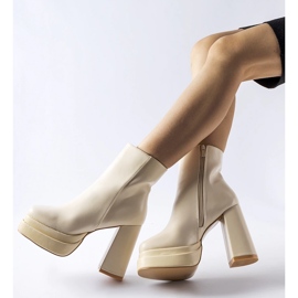 Stivaletti beige con tacco alto di Ashwood 1