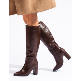 Eleganti stivali marroni con tacco realizzati in pelle ecologica Shelovet marrone 1