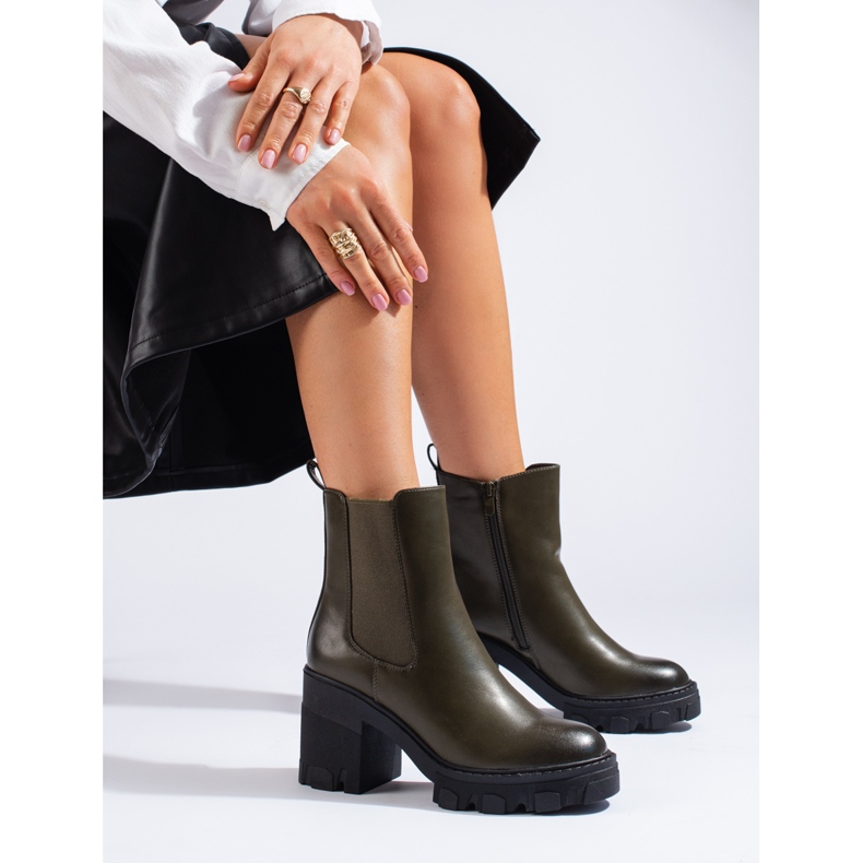 Stivaletti Chelsea da donna color kaki di Shelovet verde 1