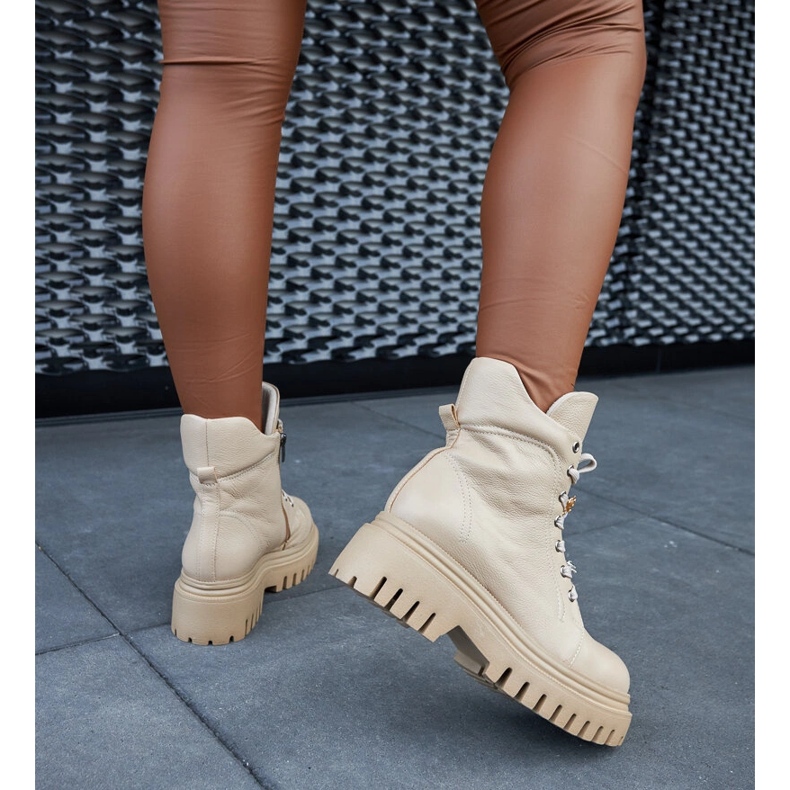 Stivali isolanti in pelle beige di Karino 1