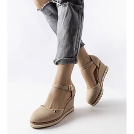 Espadrillas beige con zeppa di Adelinda 1