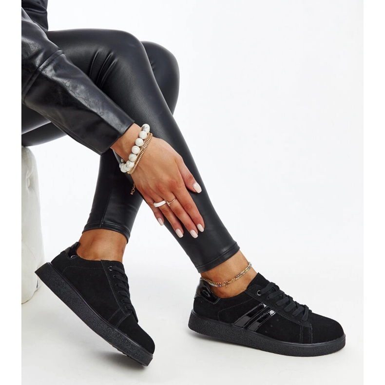 Sneaker stringate in camoscio nero 1