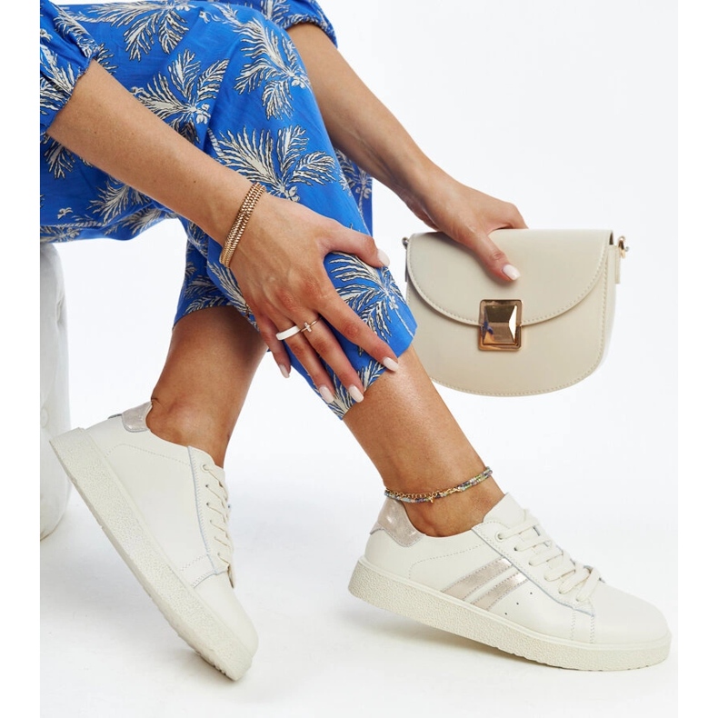 Sneakers stringate in pelle beige 1