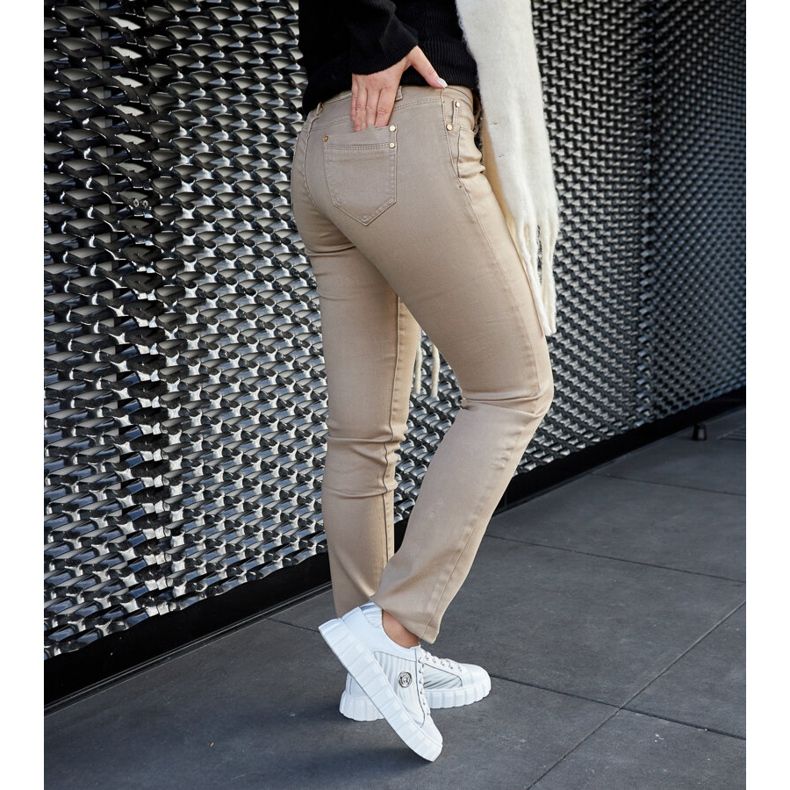 Sneakers in pelle bianca sulla piattaforma bianco 1