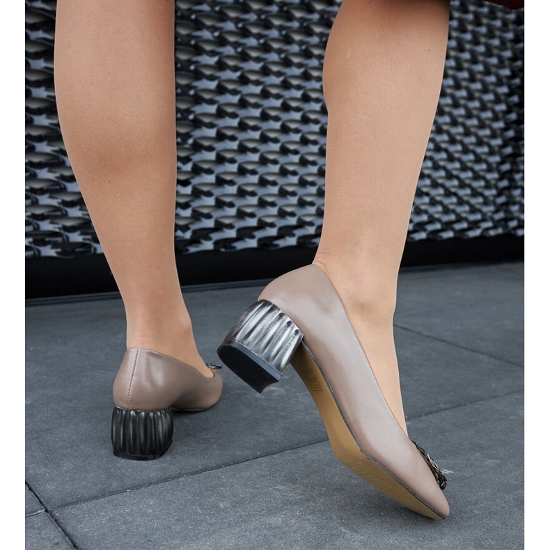 Décolleté marroni con punta squadrata marrone 1