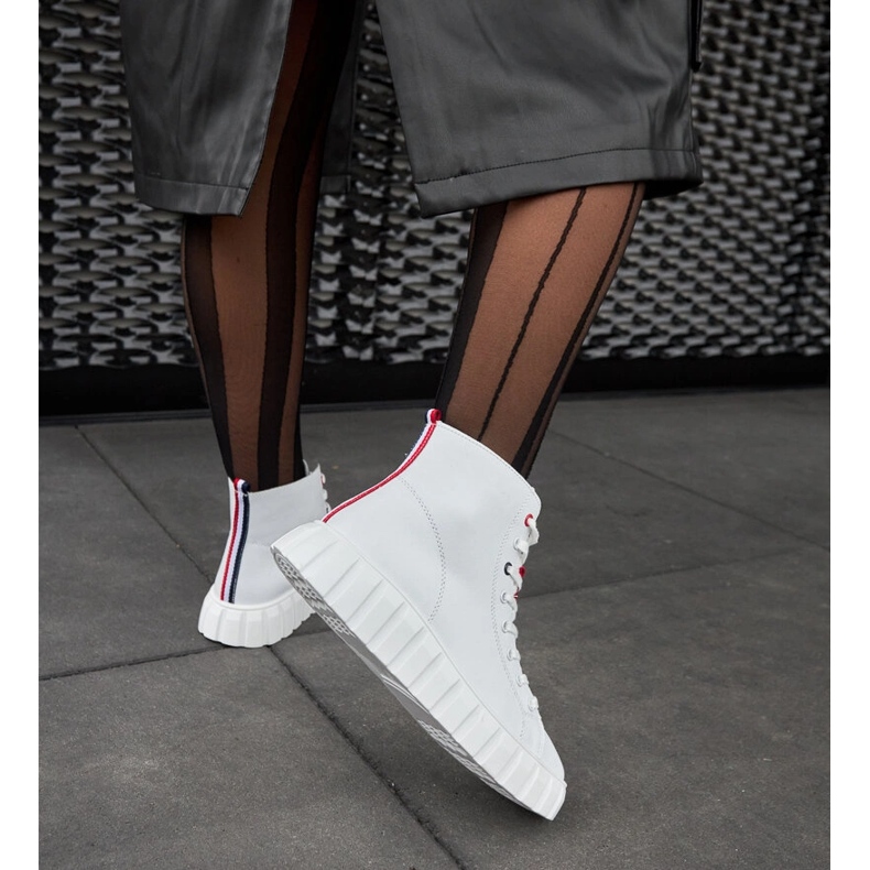 Inna Sneakers Carassai lunghe in pelle bianca 1