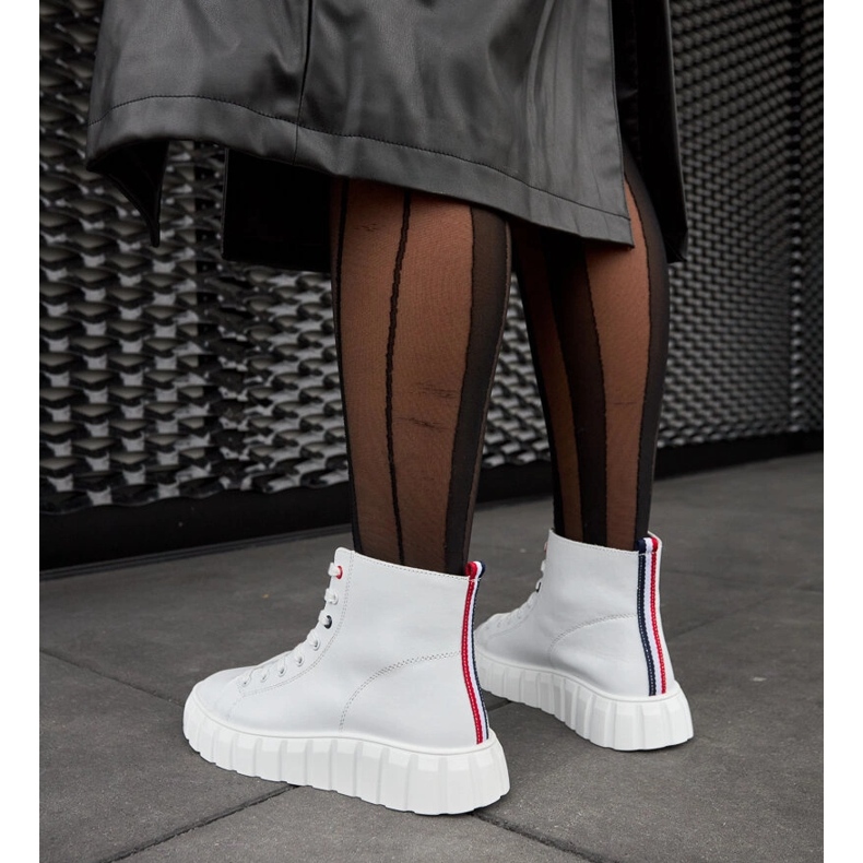 Inna Sneakers Carassai lunghe in pelle bianca 2