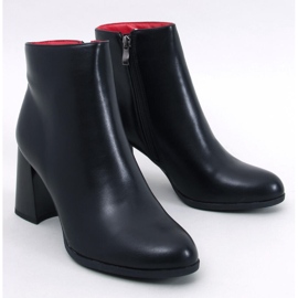Stivaletti in pelle pieno fiore Tanna Black con tacco stabile nero 1