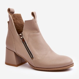 Stivali Da Donna In Pelle Con Tacco Basso Con Ritagli Zazoo 850 Beige 1