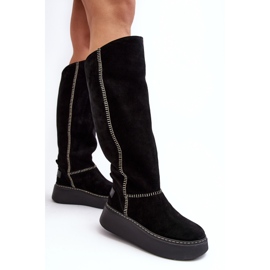 Stivali da donna in pelle scamosciata su una piattaforma massiccia Maciejka 06312-01 Nero 2