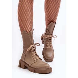 Stivaletti da lavoro in pelle da donna su un tacco piatto massiccio Zazoo 976A Beige scuro 1