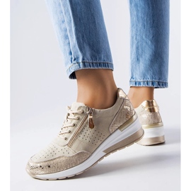 Scarpa Jazzar in pelle traforata beige 1