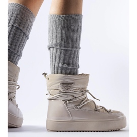Doposci in vernice beige con fascia elastica di Calogero 1