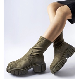 Stivaletti slip-on Montefusco in eco-camoscio verde 1