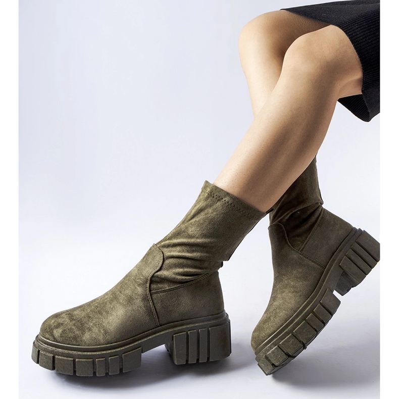 Stivaletti slip-on Montefusco in eco-camoscio verde 1