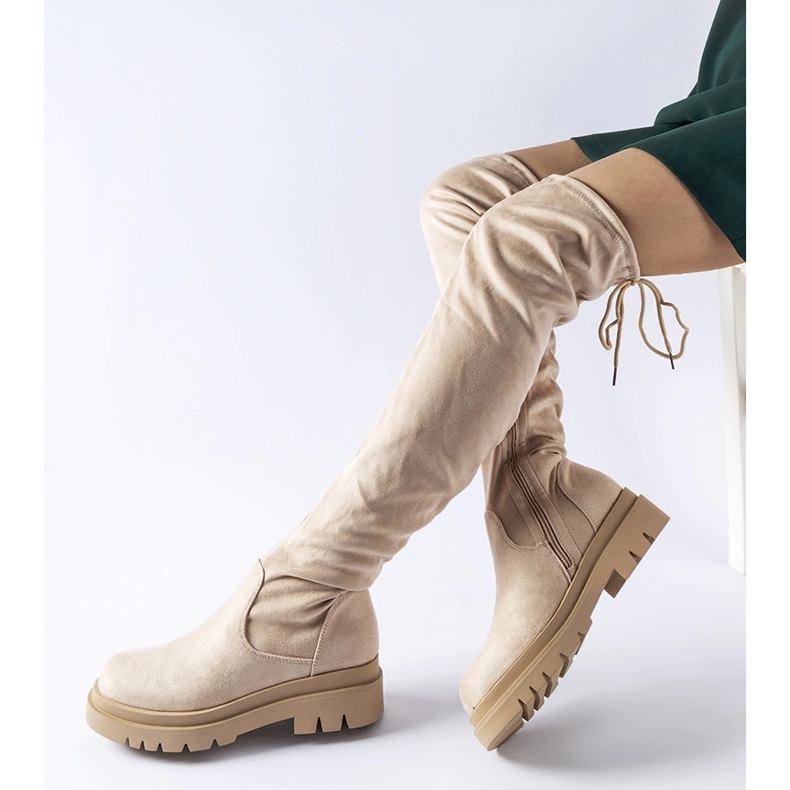 Stivali sopra il ginocchio piatti beige di Milwake 1