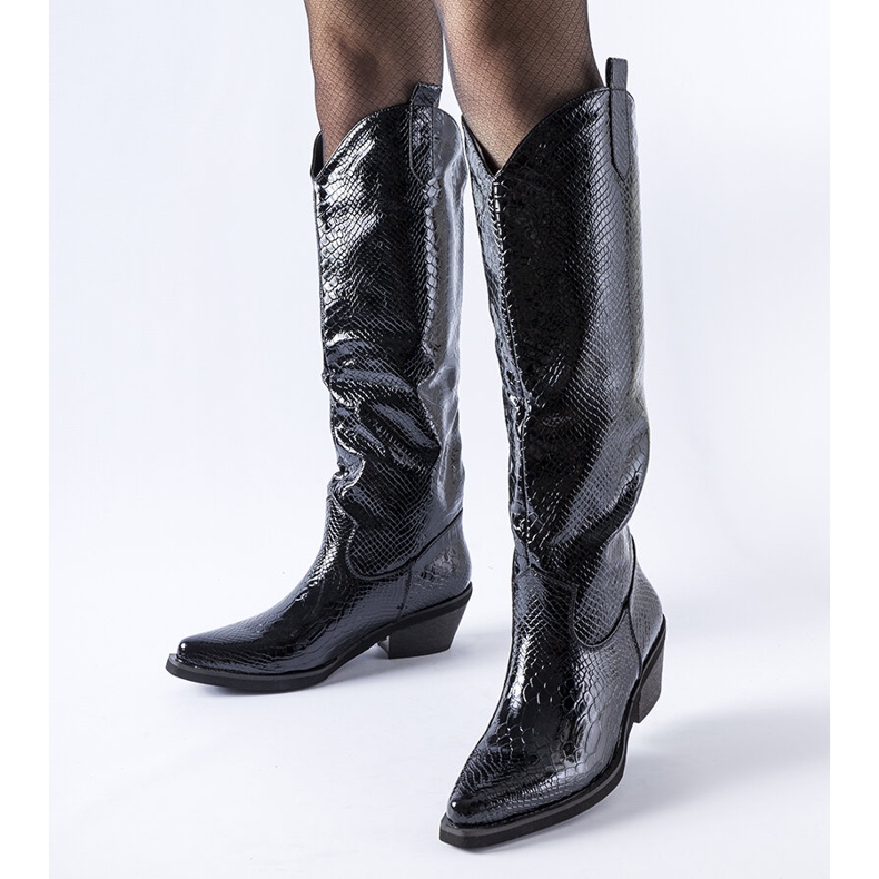 Stivali da cowboy Chapin isolati in vernice nera nero 1