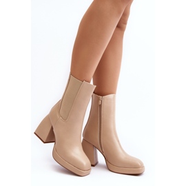 Stivali Da Donna Beige Su Piattaforma E Tacco Alto Stelares 2