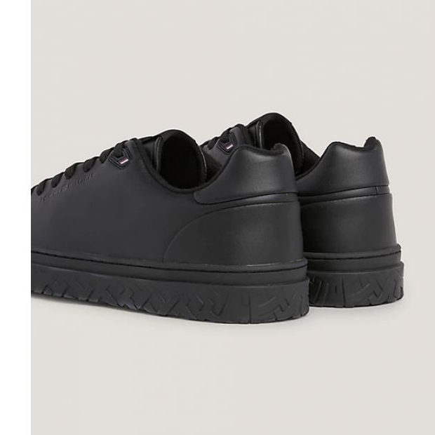 Scarpe Tommy Hilfiger Court con suola spessa in pelle M FM0FM048300GQ nero 1
