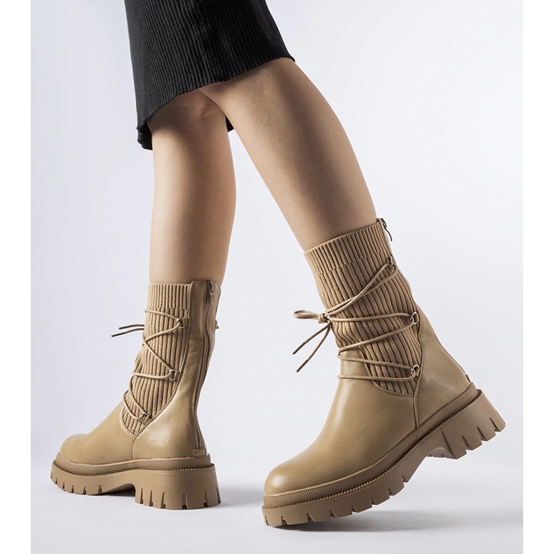 Stivaletti a calzino beige con lacci di Eliot 1
