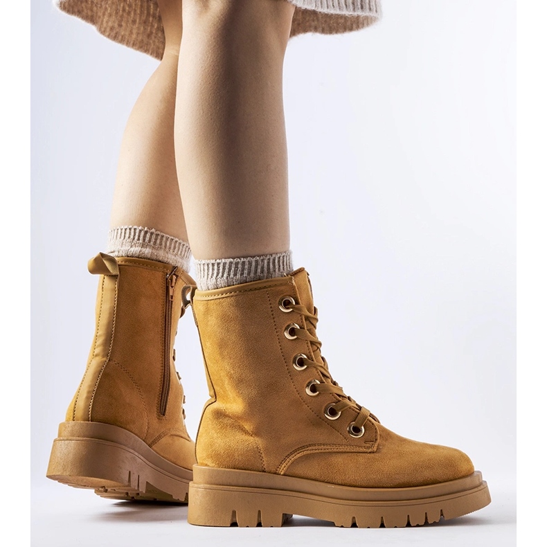 Caramello isolati Operai di Montella marrone 1