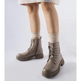 Lavoratori Cunningham isolati grigi e marroni marrone 1