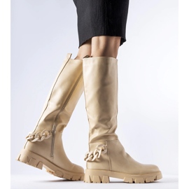 Stivali bassi beige con catena Armand 1